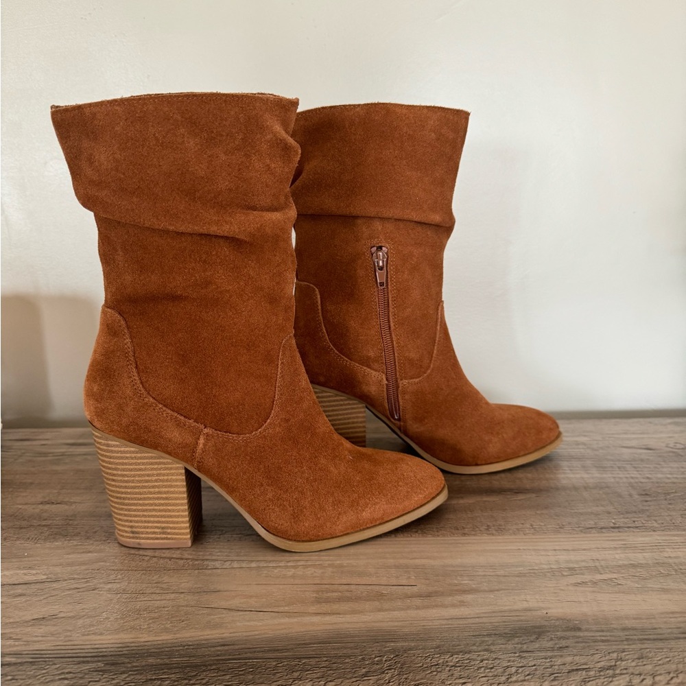 Crown & Ivy woman’s mid calf boots- sz 7